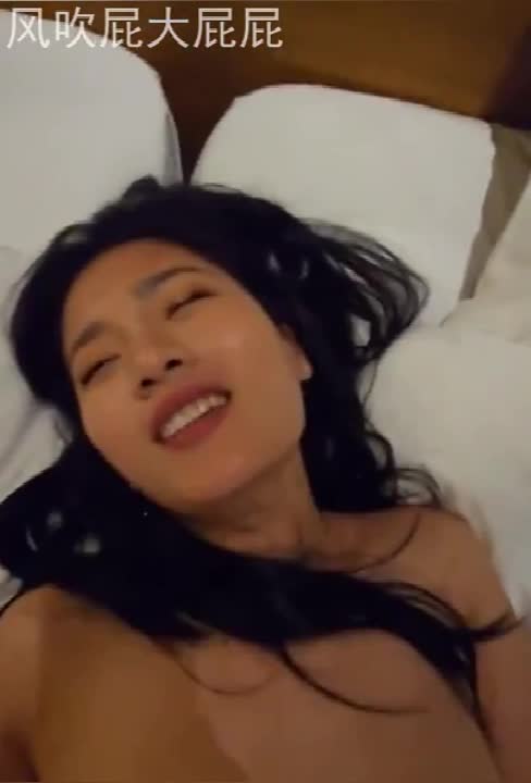 大叔酒店约炮刚刚离异的少妇性欲非常旺盛完美露脸