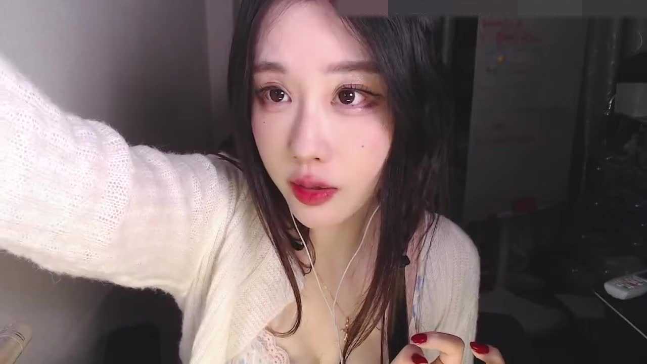 #轩子巨2兔 #ASMR 25年1月26直播 美腿踩脸 白丝吊带 诱惑全场  会员独享