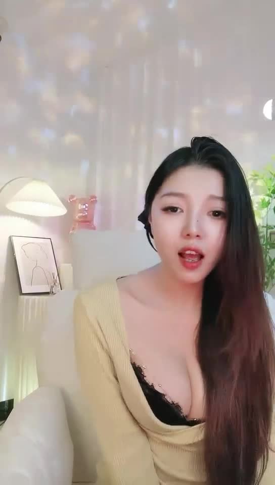 #鲨鱼小辣椒 太极品了 应求发帖! G奶女神~撩骚~道具自慰~爽!