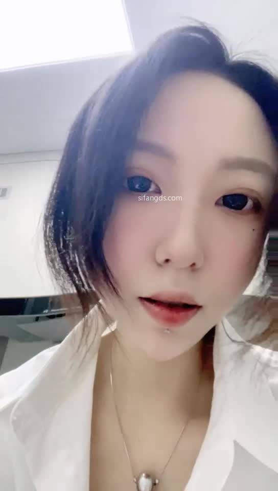 顶级校花下海直播~巨乳桃臀~丝袜美腿~放飞自我~抖奶掰穴