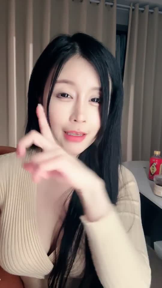 #霸气白骨精 G奶名媛！不射算我输 扣穴自慰！淫水狂喷