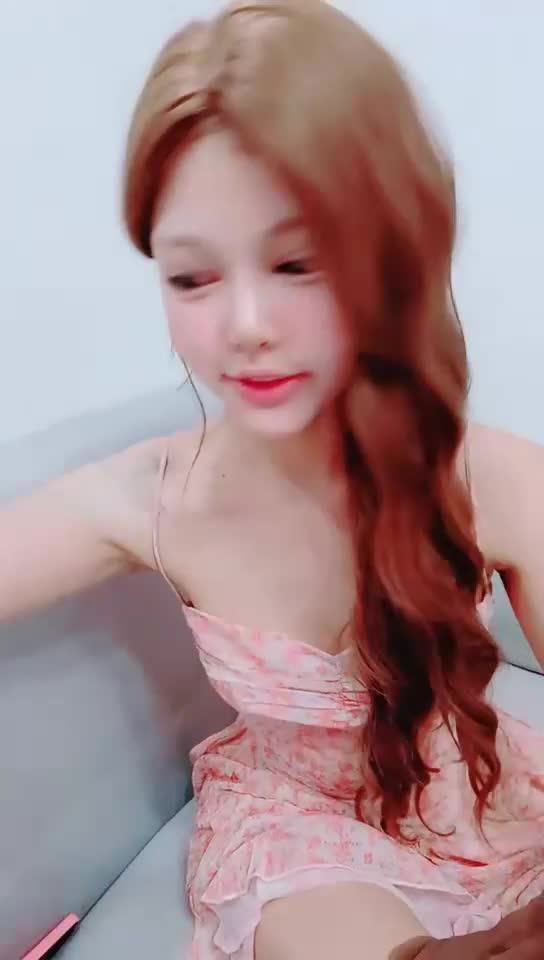#小小榨汁精 榨精骚母狗~自慰抽插流白浆 无套操翻白眼