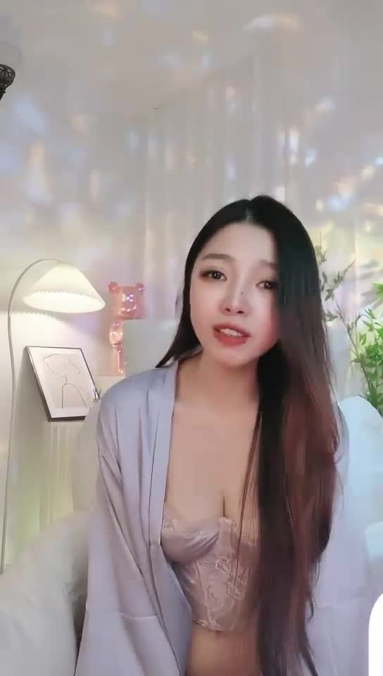 #鲨鱼小辣椒 太极品了 应求发帖! G奶女神~撩骚~道具自慰~爽!