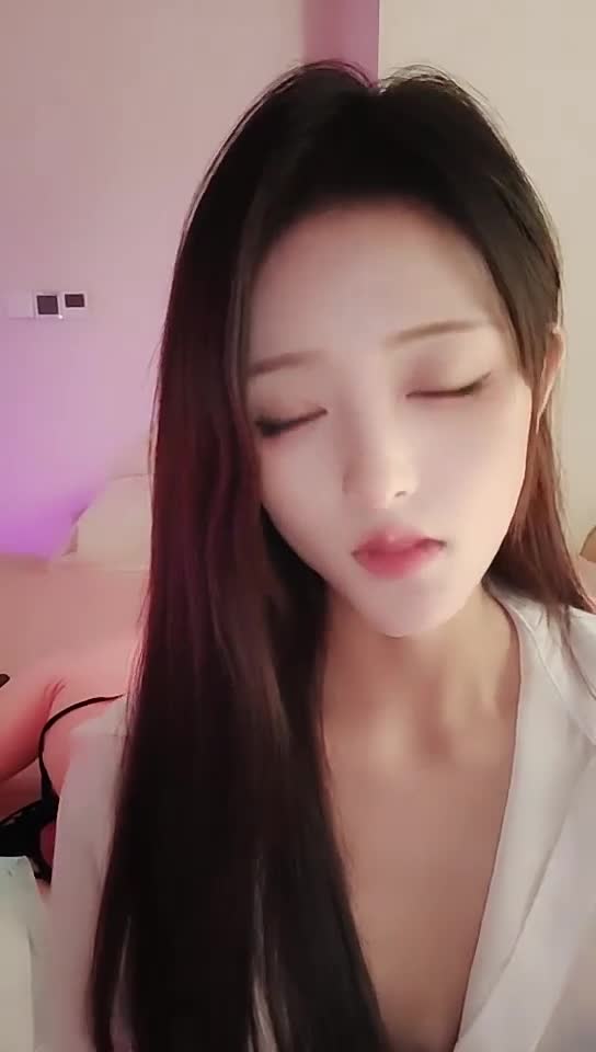 #涂涂小桃 酒红色吊带加上黑丝诱惑谁都顶不住 ~全网最棒小蜜臀！颜值在线 黑丝美腿蜜臀 巨屌抽插