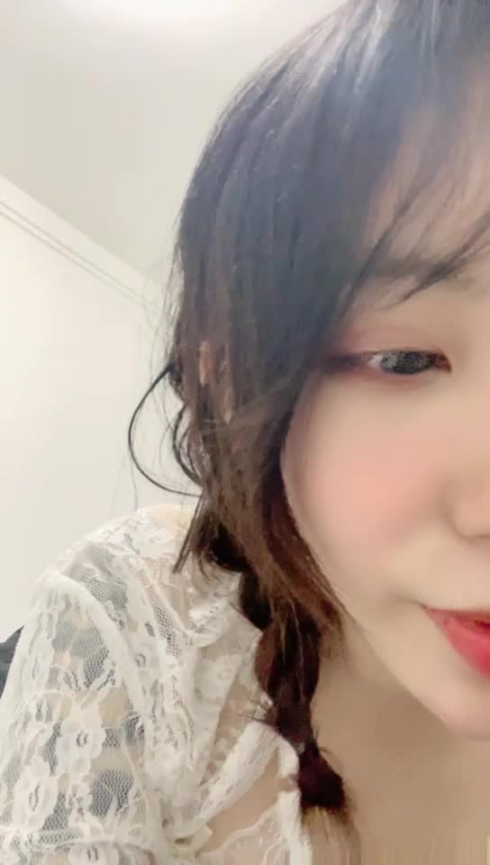 顶级校花下海直播~巨乳桃臀~丝袜美腿~放飞自我~抖奶掰穴