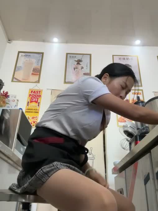 #andii #跳蛋 #露出 #喷水 之前发过补一点最新的！进群看全集进群点我过年更新不易欢迎大家进群！超高速梯子价格实惠！机场点我！！