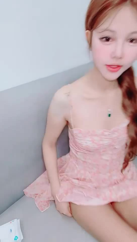 #小小榨汁精 榨精骚母狗~自慰抽插流白浆 无套操翻白眼