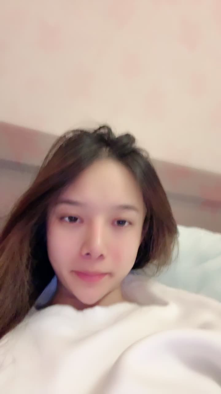 #kk小精灵 邻家甜妹欲求不满骑乘抽插泛白浆