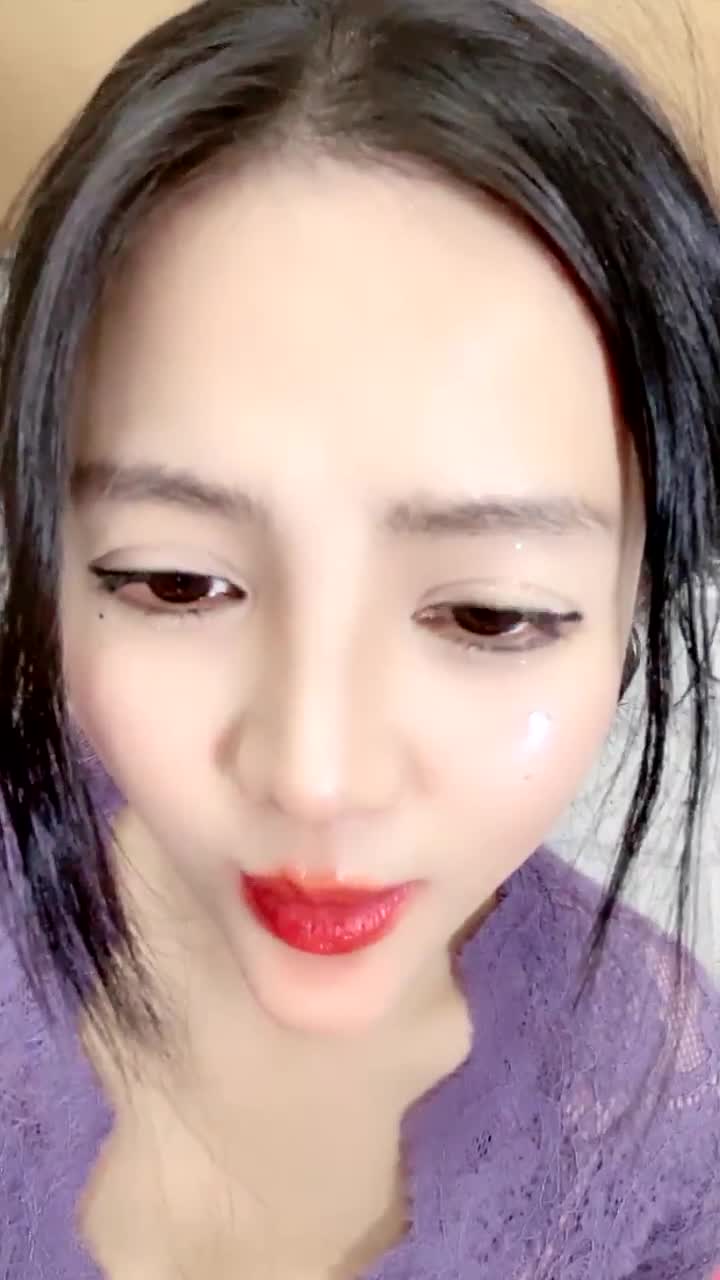 #妩媚的琪宝 很骚，很刺激 各种制服黑丝诱惑 颜值身材无敌，吐舌诱惑 性感裸舞 道具自慰！