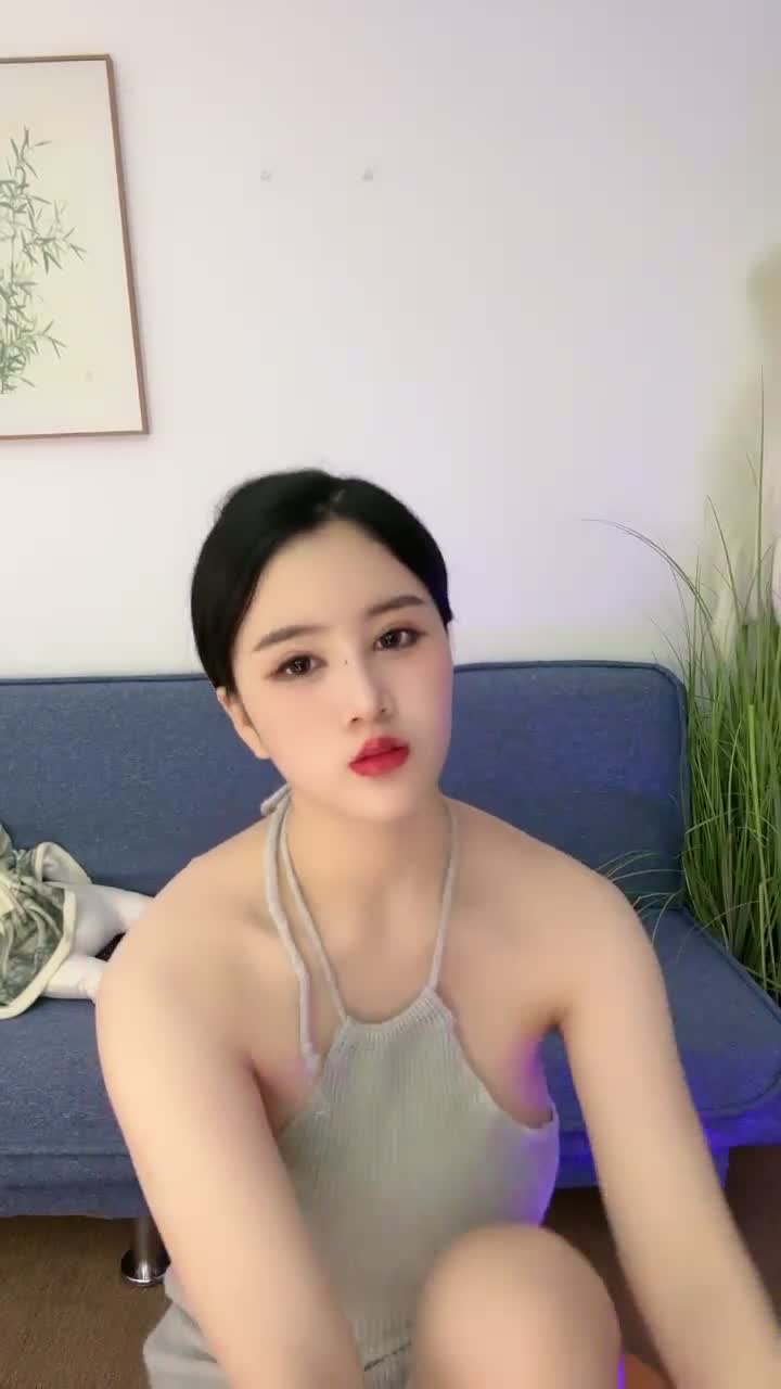 新人，g奶女神，超级漂亮，【球球妹儿】，山东大美女，尖椒美乳又大又白直播主播录屏