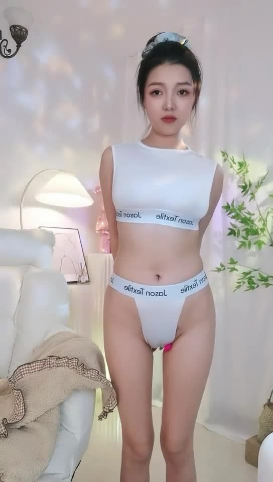 #鲨鱼小辣椒 太极品了 应求发帖! G奶女神~撩骚~道具自慰~爽!