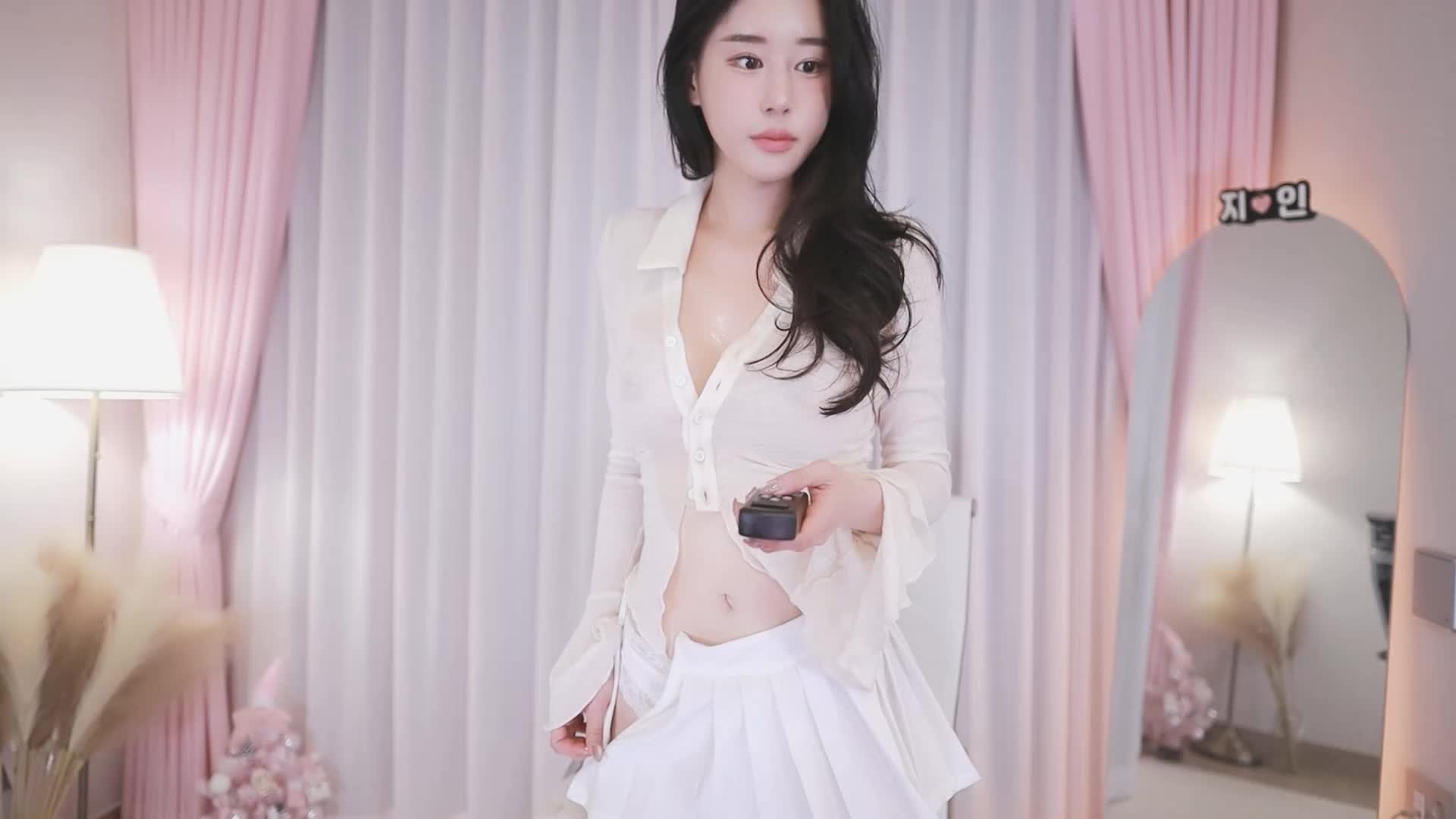 #韩国BJ #in0410 高颜露脸裸舞 极品身材晃奶抖臀近期福利