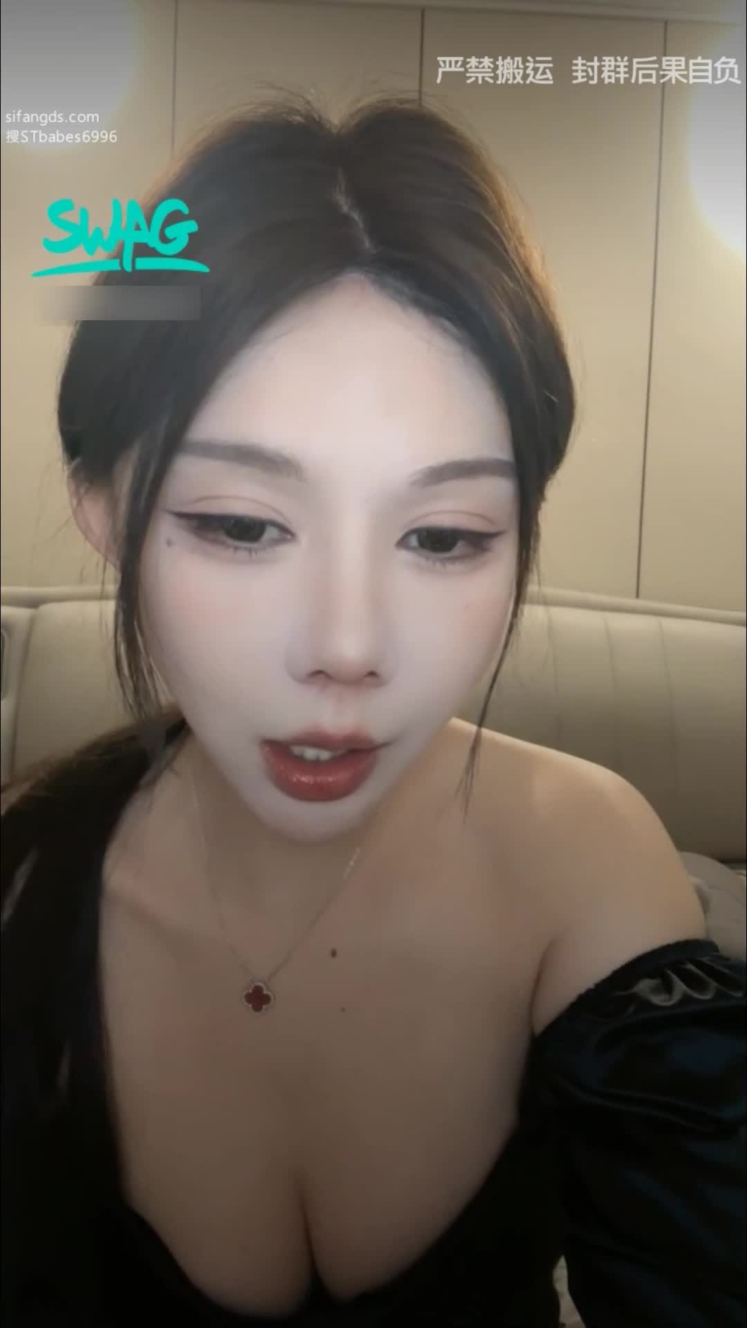 极品网红小鹿初下海，三场付费大秀网眼开裆黑丝，女仆装，可爱粉裙，多角度抽插，高潮喷水, 掰开小穴特写~