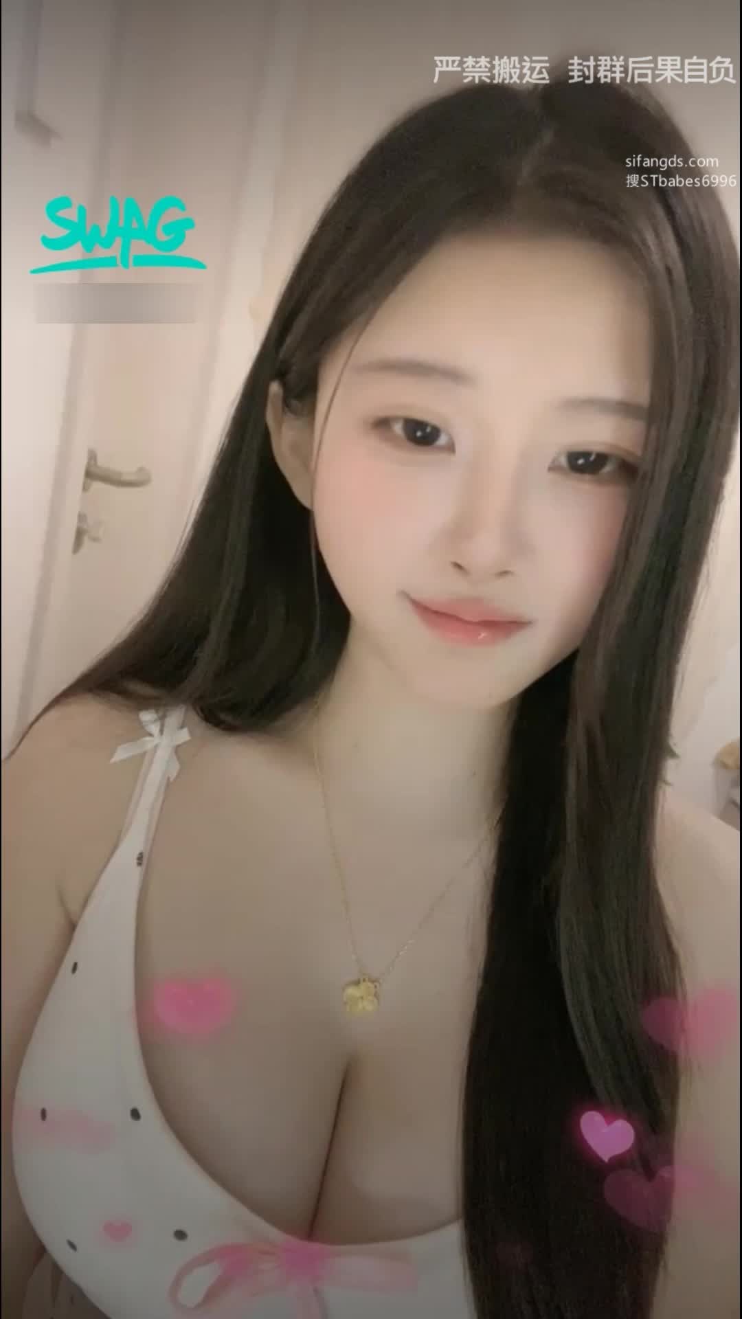 #林玖 顶级颜值新人，这脸蛋属于光看脸就能射的！ 在大陆其他平台播过，不过到swag后才首次放开尺度三场付费大秀，全裸露脸，上帝视角撅起翘臀看菊花小穴~ 骑乘诱惑~ 浴室洗浴诱惑~ 能看到这么漂亮的美女大尺度，真是有福