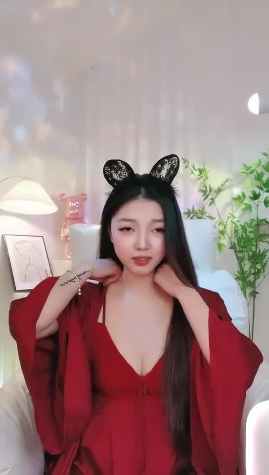 #鲨鱼小辣椒 太极品了 应求发帖! G奶女神~撩骚~道具自慰~爽!