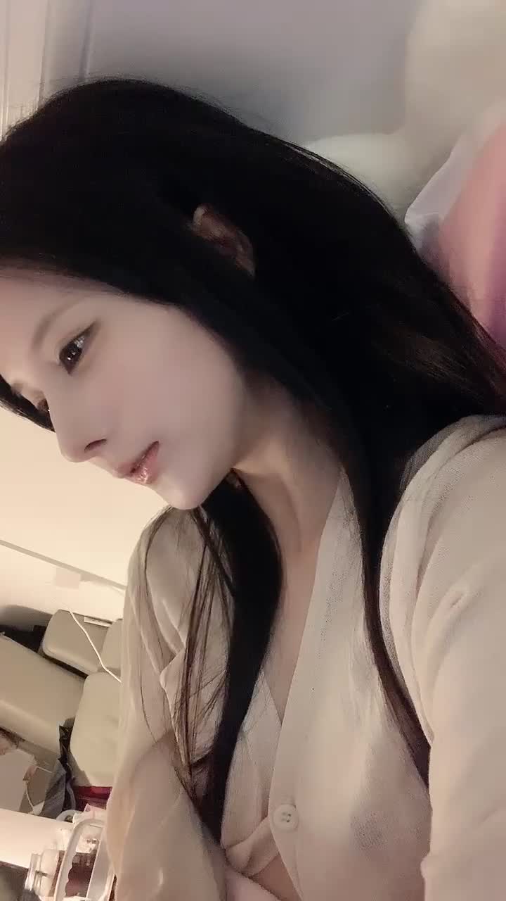 #诗 珍藏品~天真无邪 清纯小妹！破天荒唯一一次漏点秀！