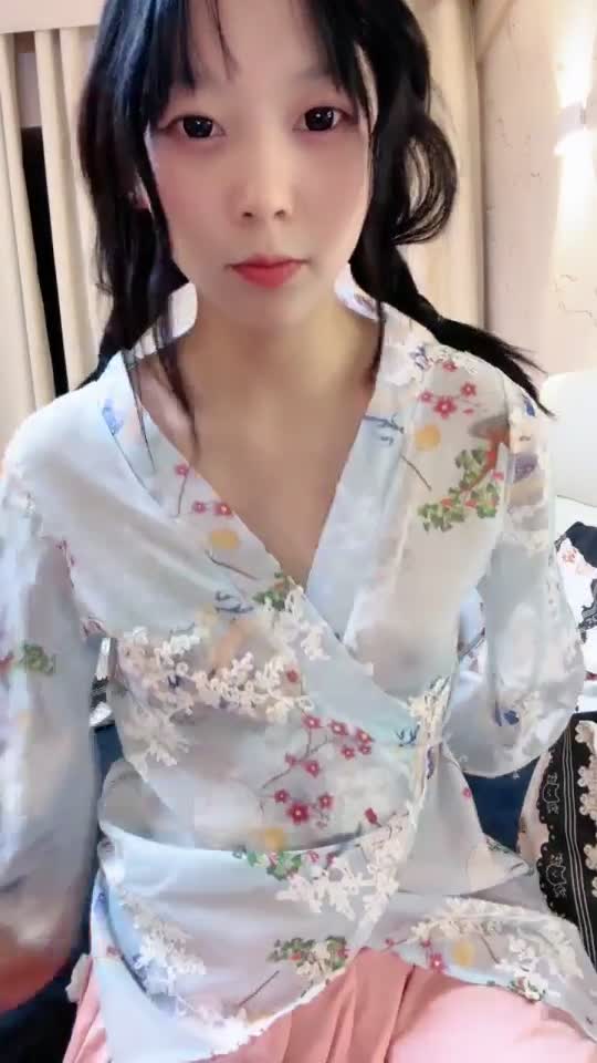 #安安 清纯大学学妹~真的真的好美 道具自慰~我快撸晕了