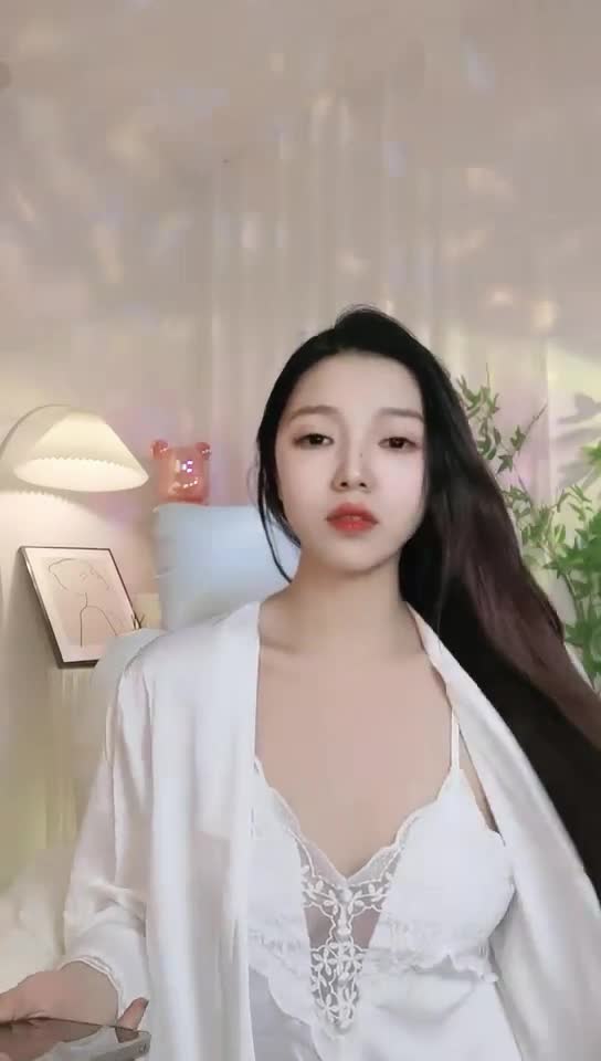 #鲨鱼小辣椒 太极品了 应求发帖! G奶女神~撩骚~道具自慰~爽!