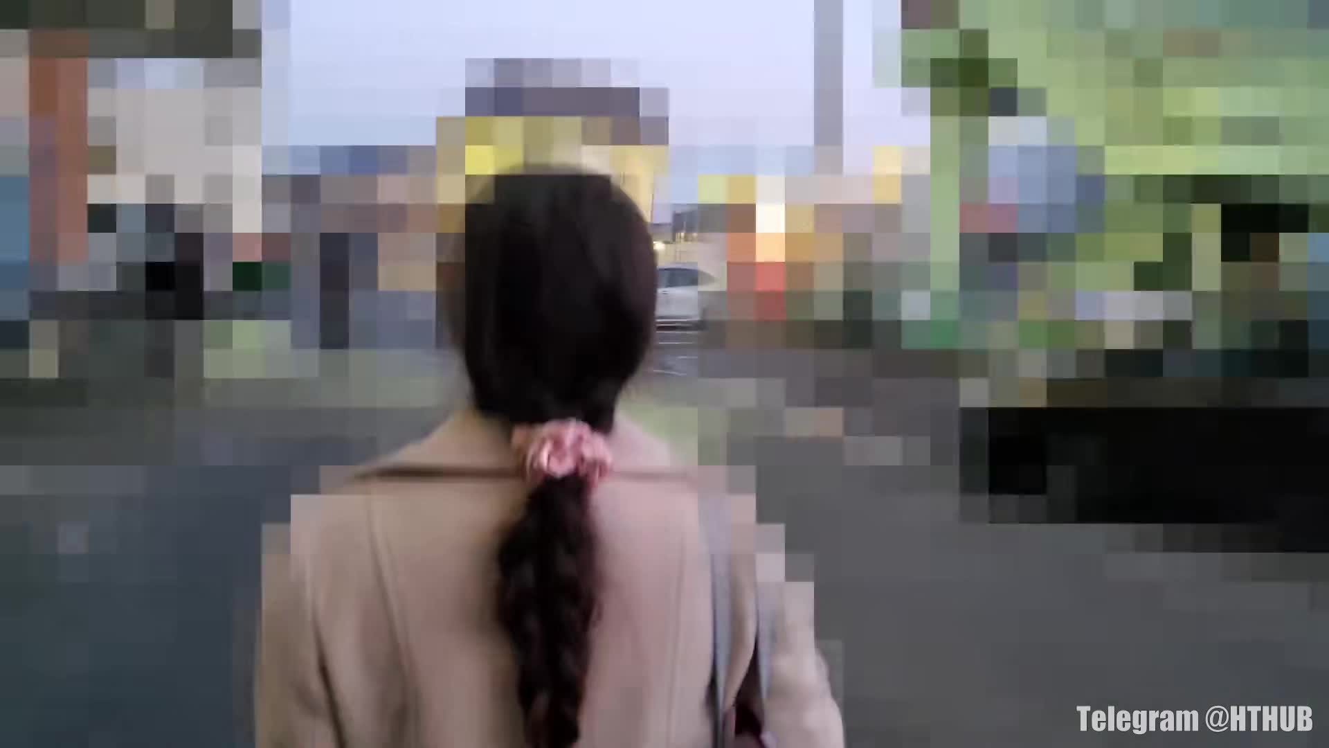 #尾行 偷袭白嫩大奶子下班女白领点此查看更多