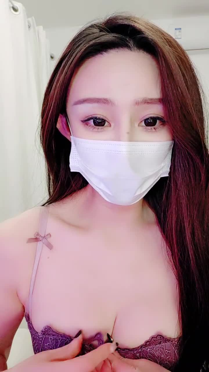 #主播 #彤彤baby 高颜反差御姐道具大黑牛喷水流白浆