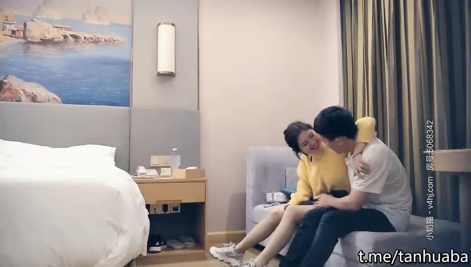 【#七天探花白虎妹】极品大胸外围小姐姐再返场，乳浪翻滚风骚尤物，性欲旺盛骚叫连连，劲爆刺激撸管必备 4#七天极品探花 #探花点此查看更多