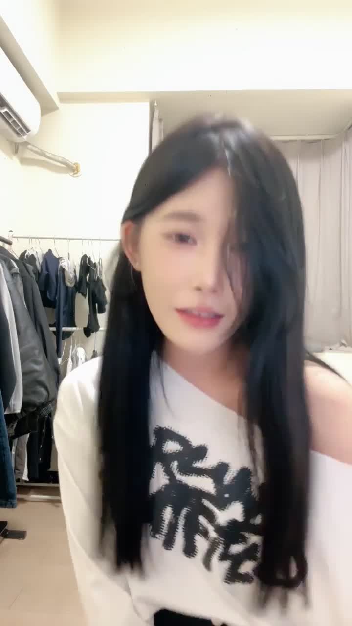 #小乖 #爱岛管子 扣穴自慰~超多水