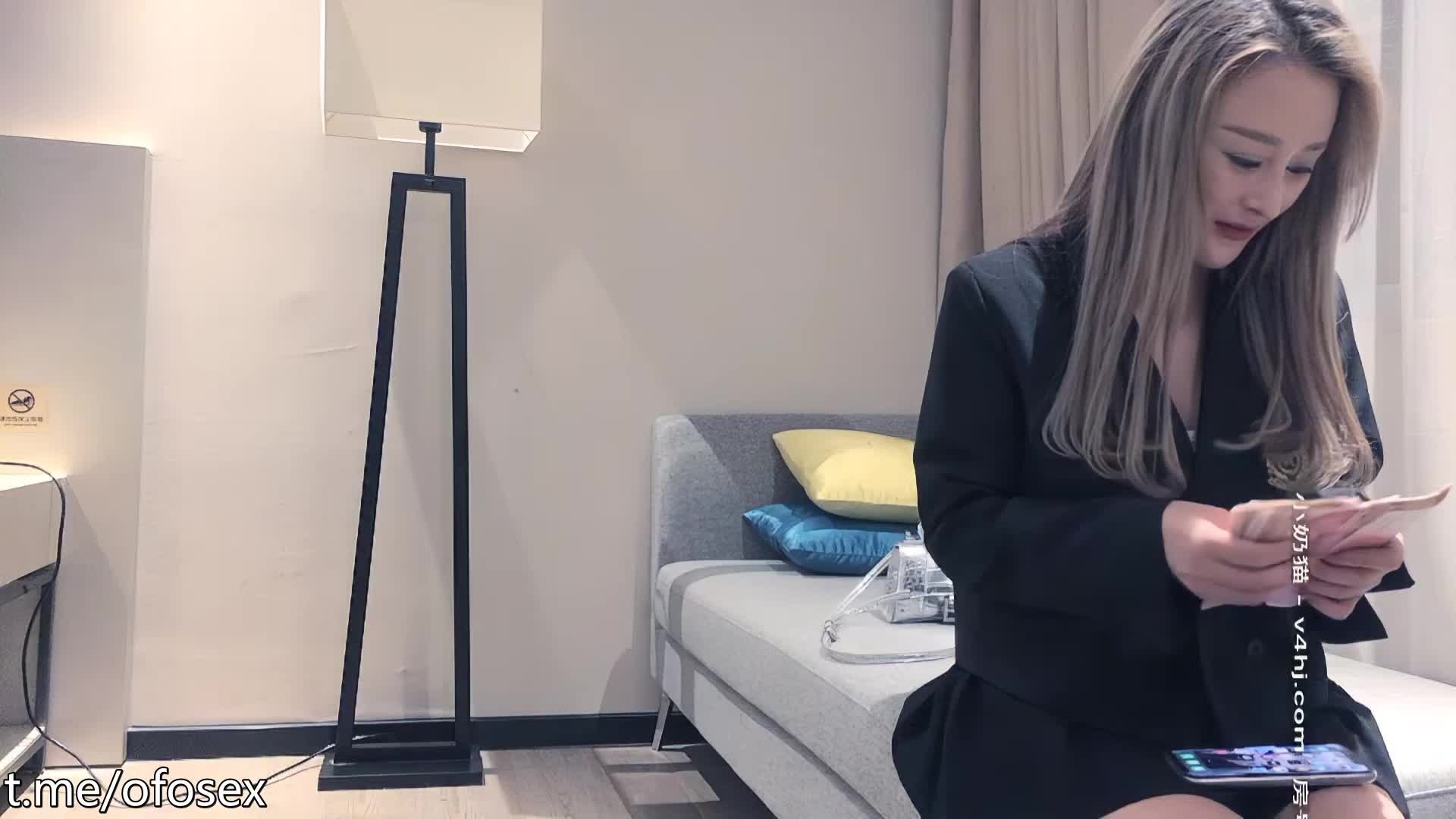 约操大胸外围女神，超清设备偷拍，极品大胸粉嫩后入娇喘不断，点此查看更多