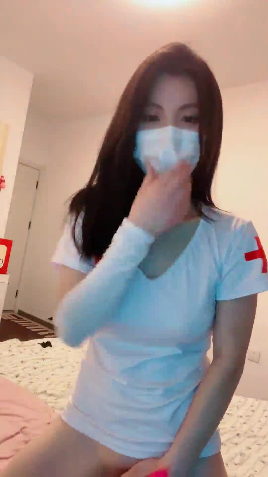 颜值爆了 #无敌七酱 圆润丰满 神级美乳 白虎屄 这颜值确实不赖 画质有点低 尺度也不是很大