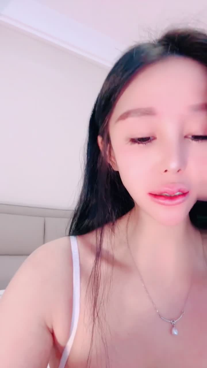 #兜兜啊 绝美网红脸 身材很正！E奶豪乳 粉红穴~跳蛋自慰~