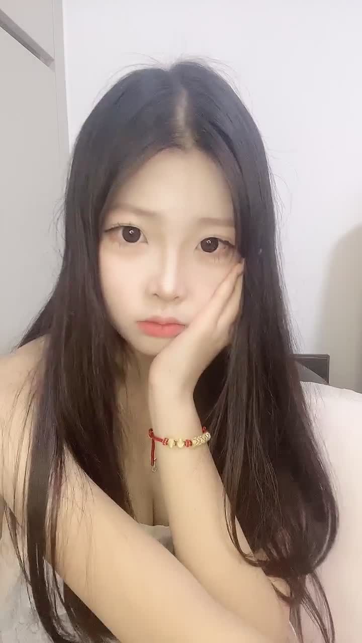 #他比冰岛还冰 绿波女神终于下海~ 性感G奶~掰穴自慰~