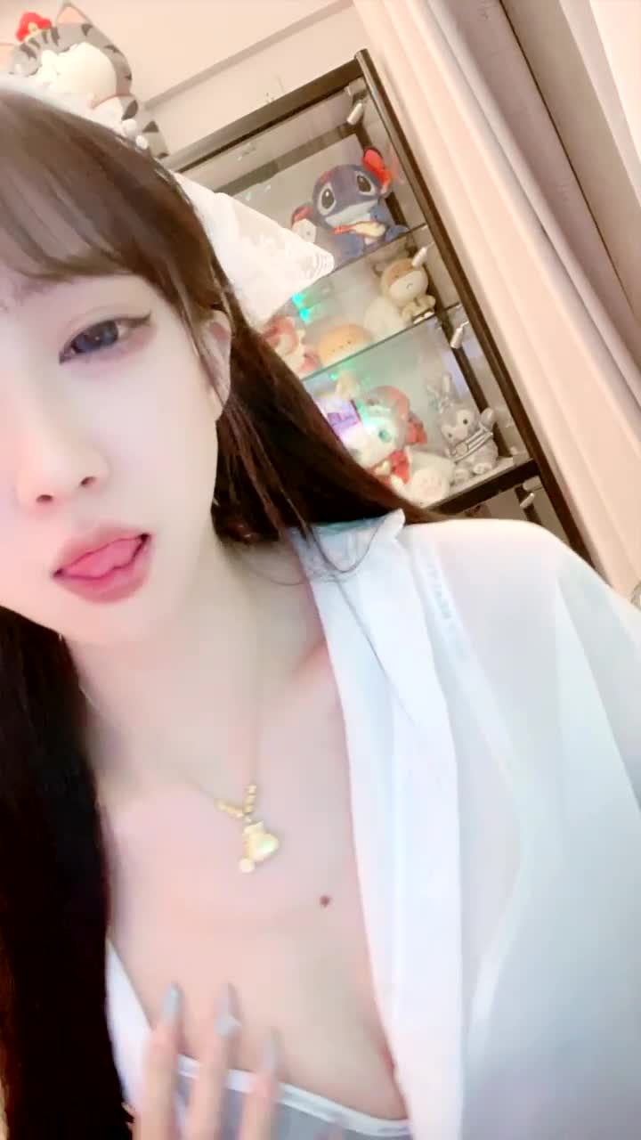 #空宝 超美粉妹下海~美爆了~粉嫩白皙 馋坏了~大鸡巴插逼