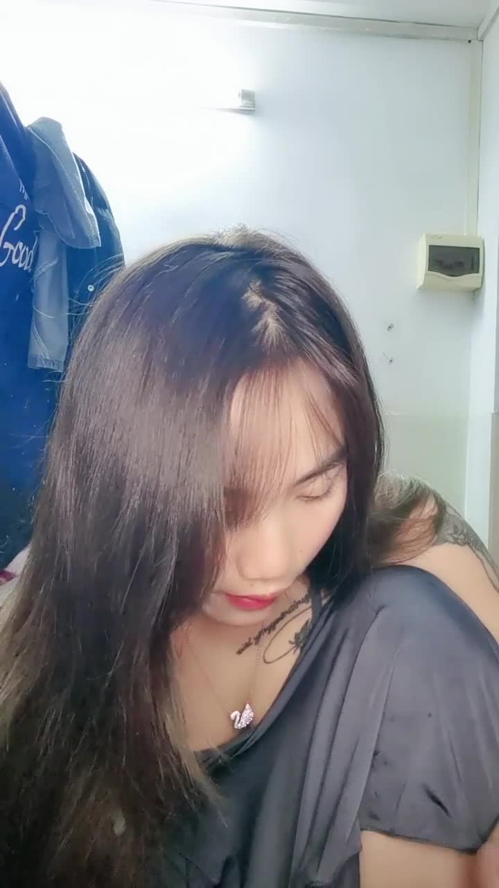 #性感小可爱 最新极品性感美女和炮友在宿舍吃鸡干炮美滋滋！娇喘嘻嘻特别淫荡特别是粉鲍很招人喜欢