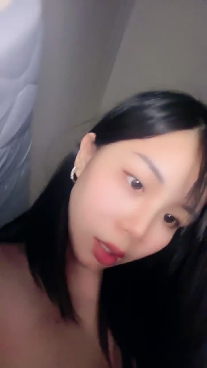 #是宝宝 新人~单身刚停哺乳就发痒下海 道具自慰~过瘾