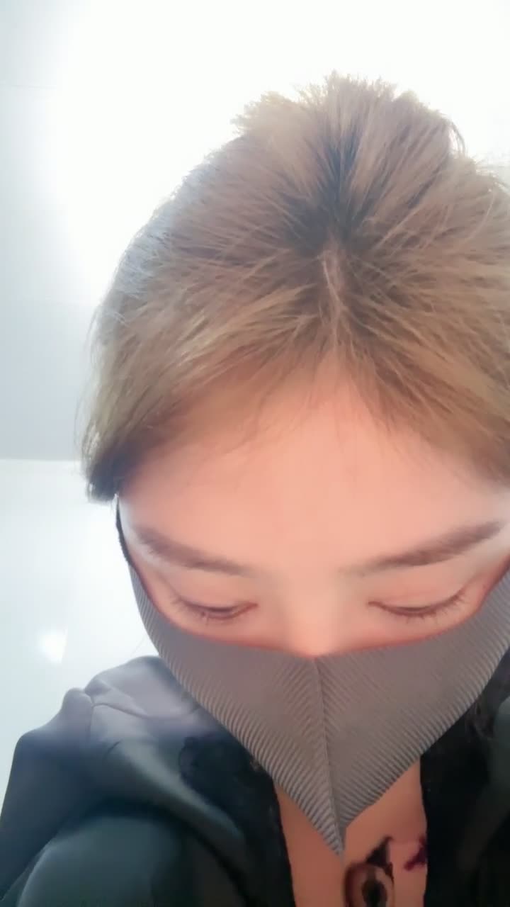#07年的小妹 遮面前最后一舞~且看且珍惜！ 群内很多视频只是群里的一小部分 赞助即可解锁更多精彩视频如何赞助见置顶