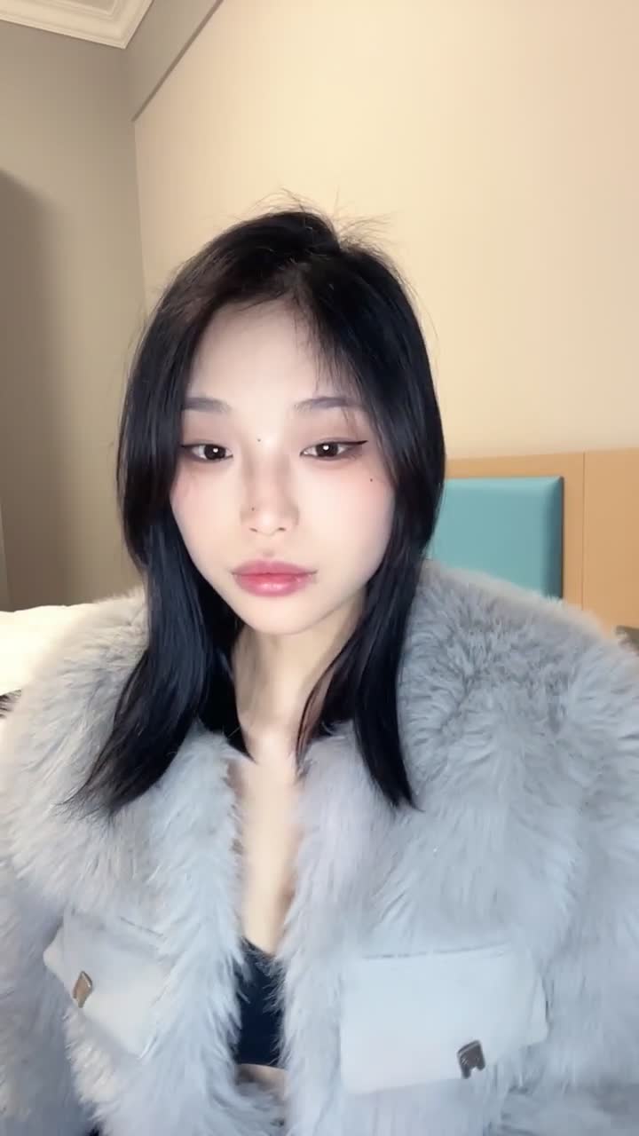 #垂死匕首 36D女神 车灯简直太可以了， 人也骚 被渣男出轨伤心~无套啪啪~