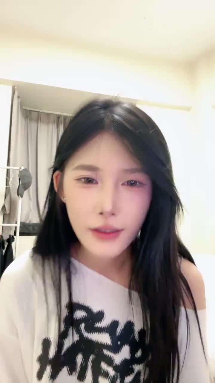 #小乖 #爱岛管子 扣穴自慰~超多水