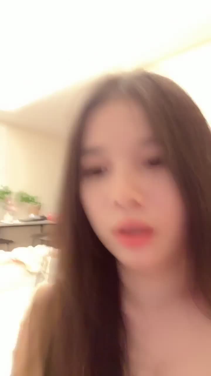 #粉嫩小白兔 清纯校花! 奶子又白又软 抠穴道具自慰 好不好看 你们说了算