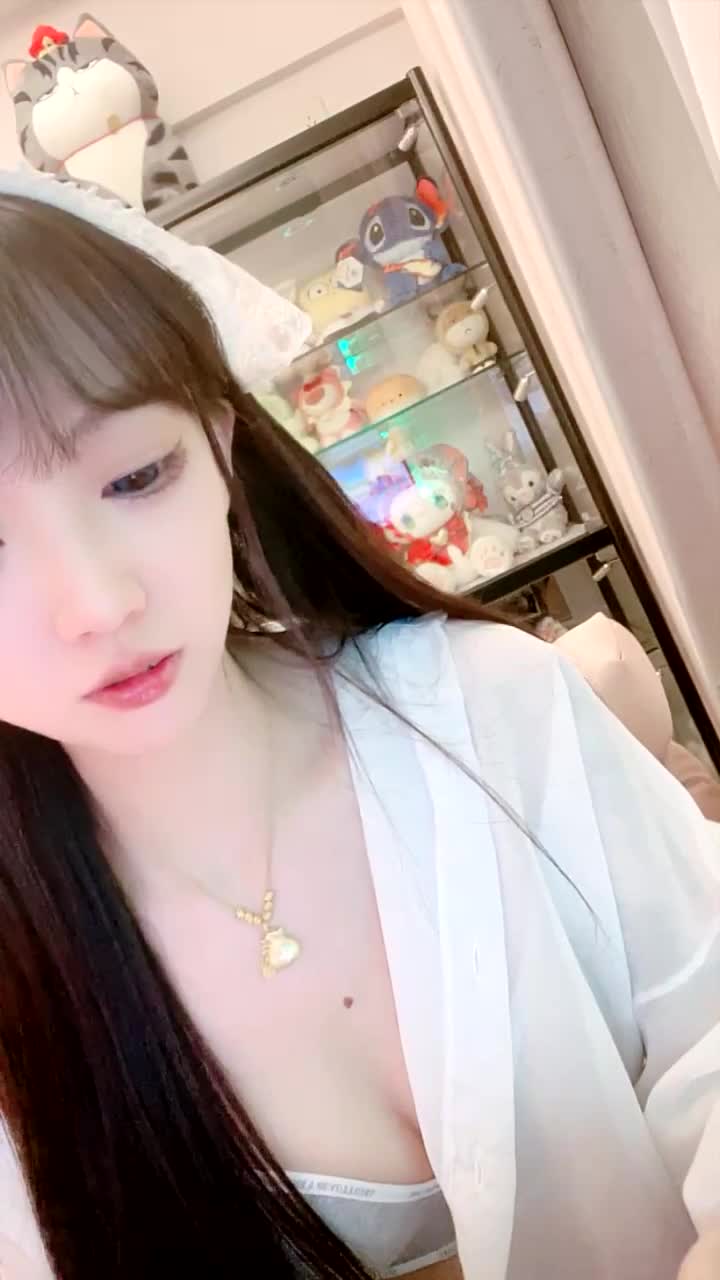 #空宝 超美粉妹下海~美爆了~粉嫩白皙 馋坏了~大鸡巴插逼
