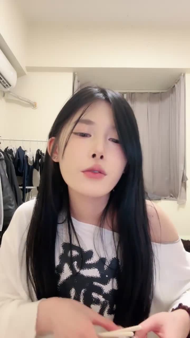 #小乖 #爱岛管子 扣穴自慰~超多水