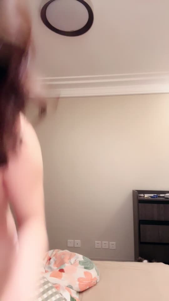 #七彩虹主播 #坏蛋言言 高颜值美女 抠逼自慰 自舔淫水