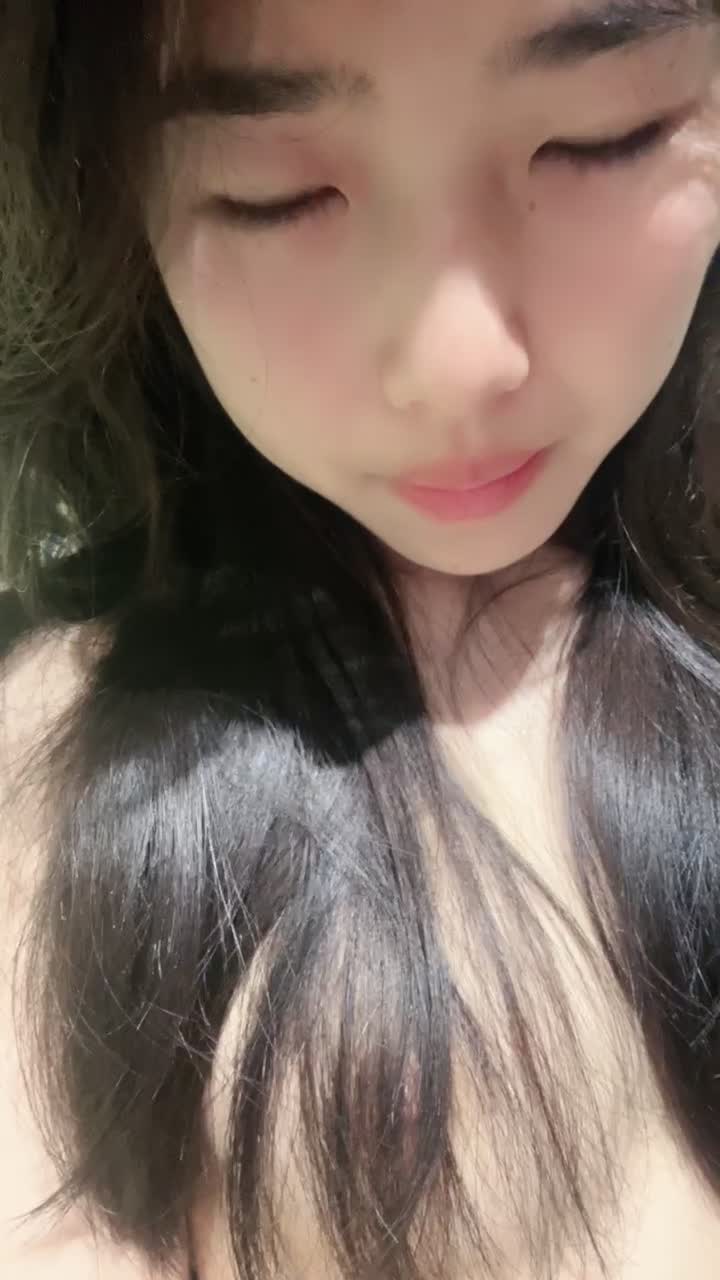 #嫩嫩妹妹 清纯反差嫩妹酥胸撩人吃鸡骑乘后入