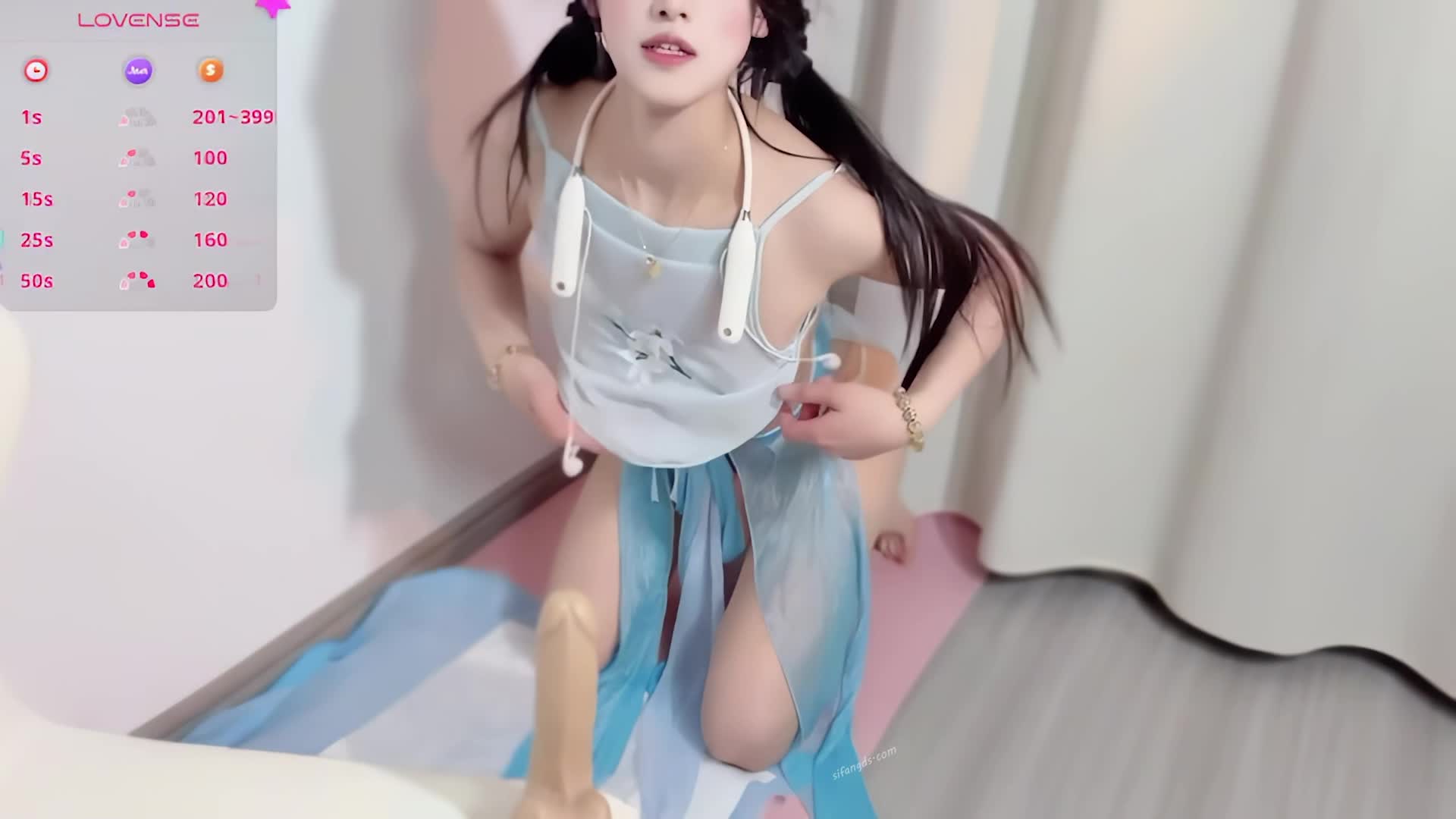#小葵XiaoKuiBaby 福利姬双马尾少女  超嫩清纯门票大秀裸舞自慰