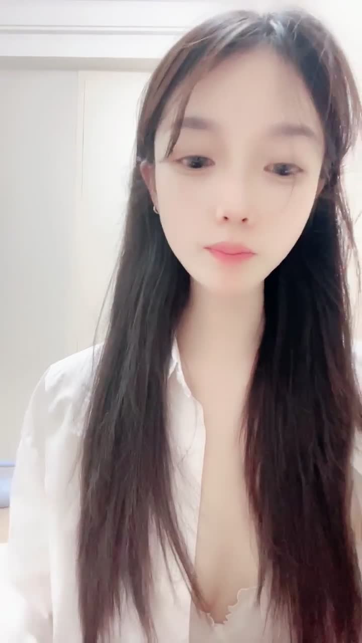 #糖心蛋 重磅新人下海~白月光女神  超级美貌好身材 脸B同框自慰