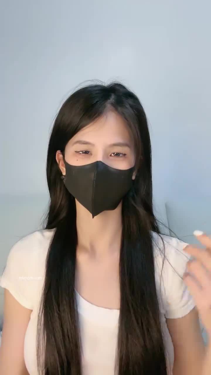 #御可 G奶女神 骚舌诱惑 美腿诱惑 道具狂震 特写爆浆 没有露脸 但身材真的逆天