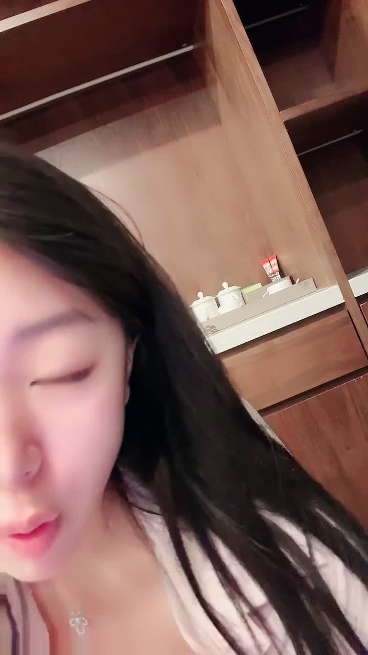 #奶西 帝王享受！女神带闺蜜下海3P 双洞起开！超级过瘾