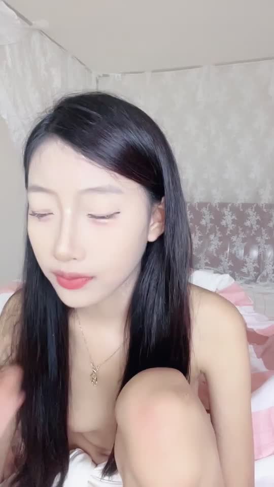 #纯情萝莉 疯狂推荐！校花下海！超级漂亮~ 道具自慰！爽~