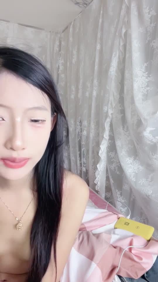 #纯情萝莉 疯狂推荐！校花下海！超级漂亮~ 道具自慰！爽~