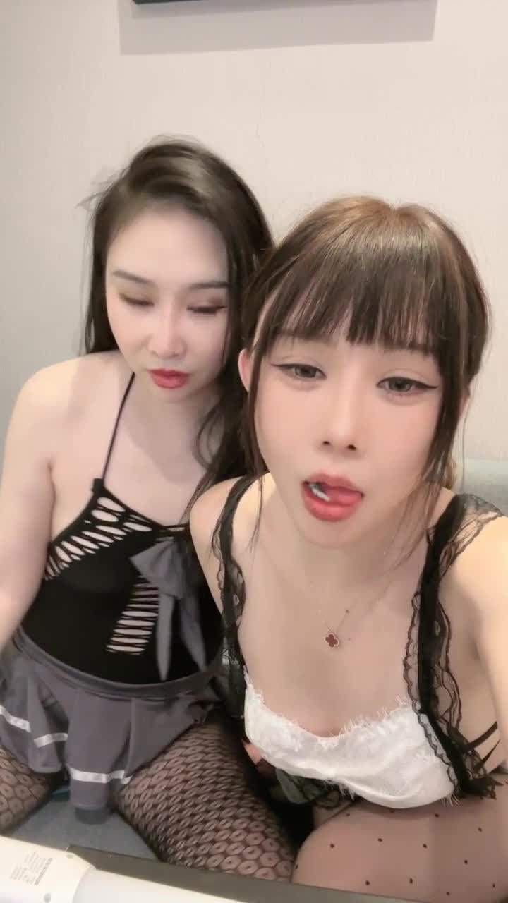 退役女演员下海黄播 吊带丝袜骑乘肉棒 跟丰满闺蜜互舔互相自慰插穴 骑乘、后入、M腿、喷水··！