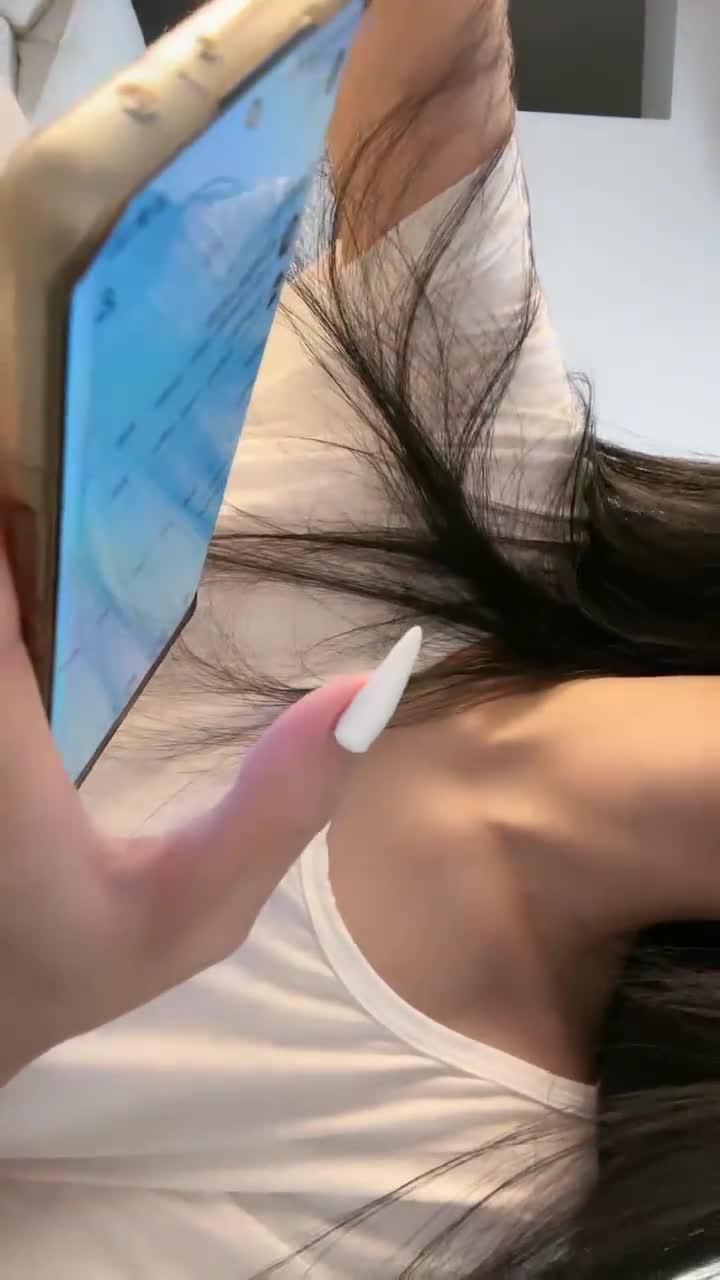 #御可 G奶女神 骚舌诱惑 美腿诱惑 道具狂震 特写爆浆 没有露脸 但身材真的逆天