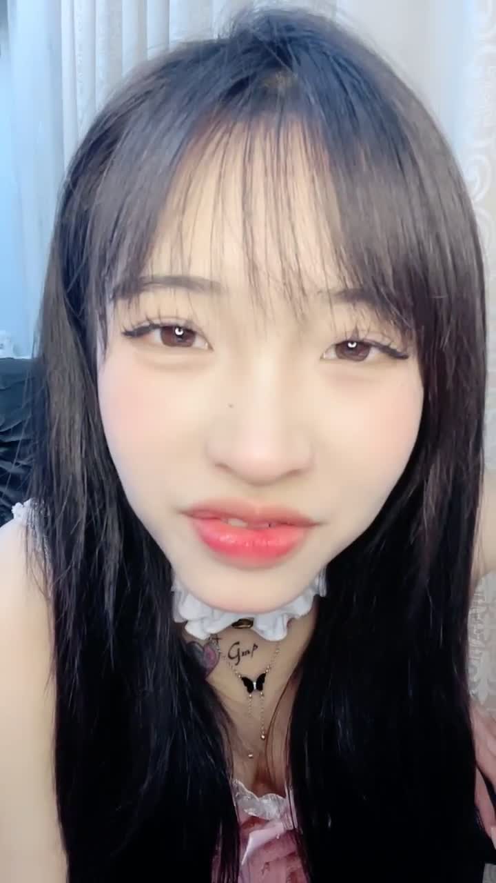 #18岁小萝莉 18豆宝!舞蹈学妹 首次被干 道具 狂射一身!